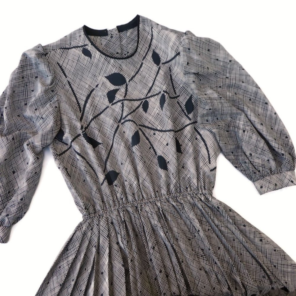 Vintage Secretary Beige Dress Black Geometric Leaf Design Puff Sleeves Pleated